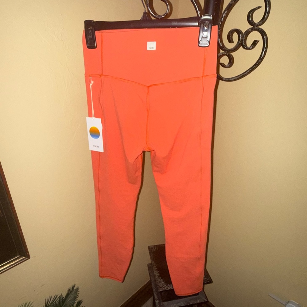 #522 NWT Vuori Studio Pocket Legging Sz M Grapefruit VW466 - Picture 4 of 8